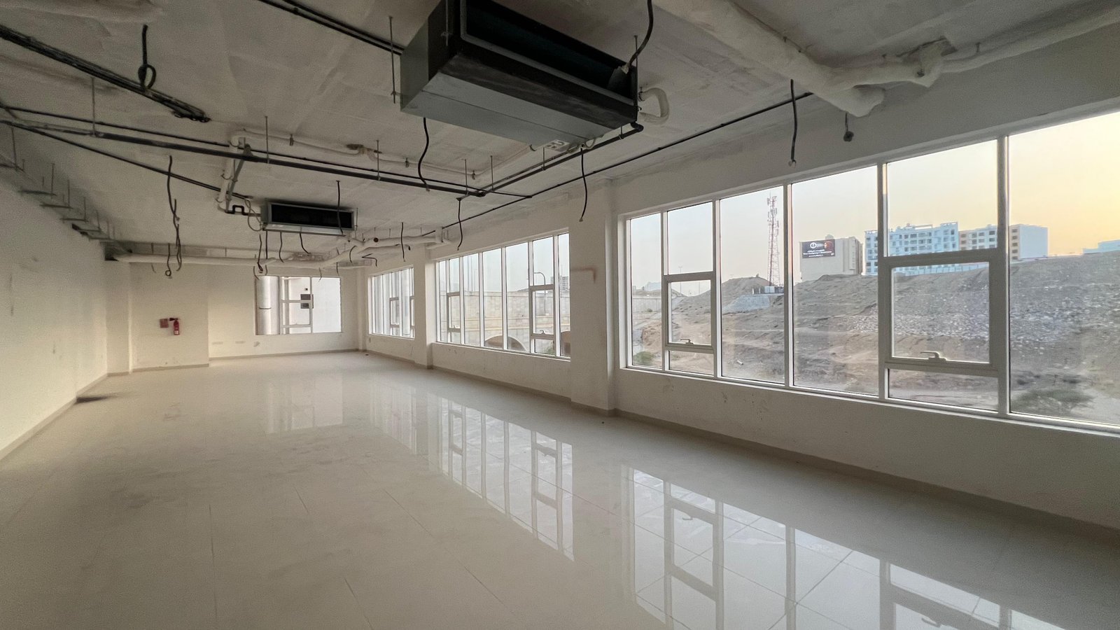 Modern Office in Bousher for Rent UMC3C